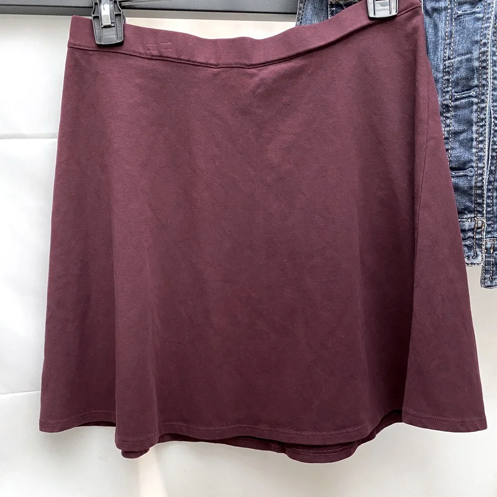 Express Women’s Classic A-Line Knit Skater Mini Skirt